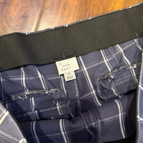 A New Day Blue White Gingham Straight Leg Women Size 14 Ankle Trouser Pants - Picture 3 of 3